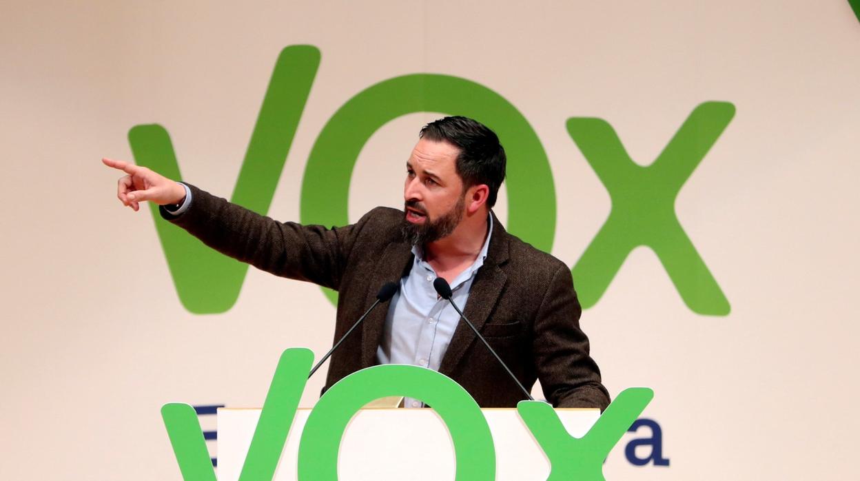 Santiago Abascal interviene en un acto de Vox en Zaragoza