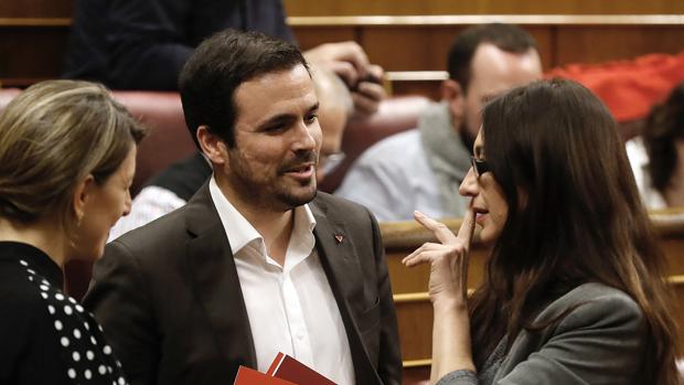 Izquierda Unida se ofrece a ser el «pegamento» entre Podemos y Errejón