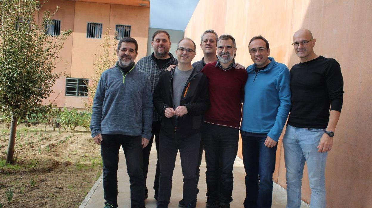 Los siete dirigentes independentistas presos en la cárcel de Lledoners, en diciembre