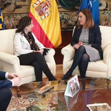 Reunión entre la ministra Margarita Robles y la delegada del Gobierno en Castilla y León, Virginia Barcones