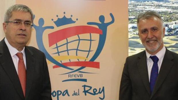 La ambigüedad de Torres amarga el final del pacto del PSOE y Nueva Canarias