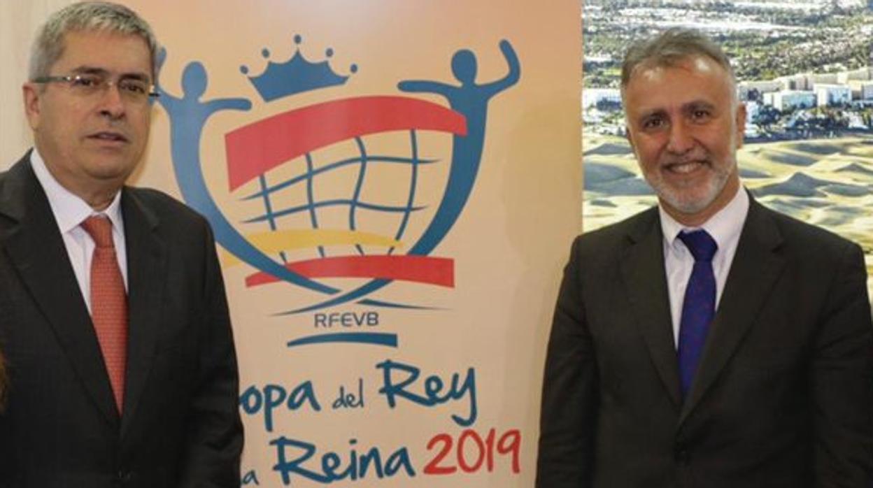 A la derecha, Ángel Víctor Torres,en Fitur 2019 con Pérez, candidato del PP al Cabildo de Gran Canaria