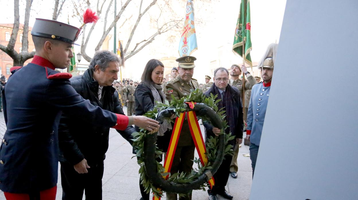 Arriado Solemne de la Bandera organizada por la Cuarta Subinspección General del Ejército y Comandancia Militar de Valladolid