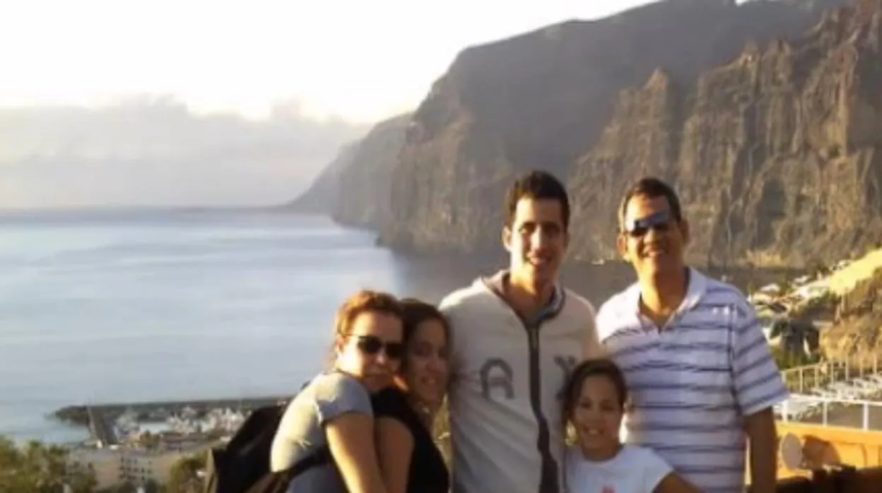 Juan Guaidó, su padre y otros familiares