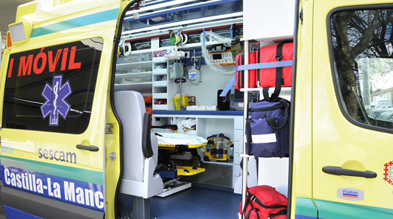 Ambulancia medicalizada del Sescam