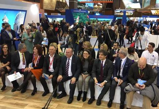 Mónica Oltra (centro), en Fitur el pasado miércoles