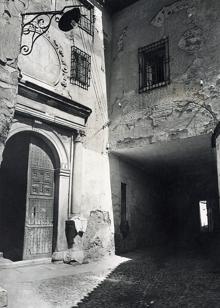 Entrada del Asilo, en el Cobertizo de San Pedro Mártir (Foto, Linares. Archivo Municipal de Toledo)