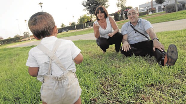 «Para asegurar el relevo generacional cada gallega debería tener dos hijos»