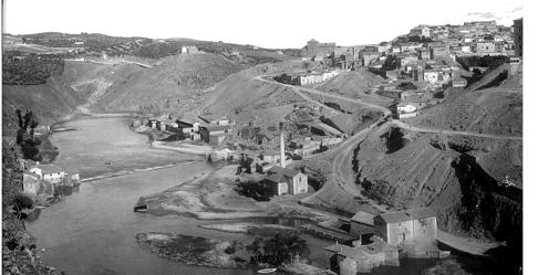 Vista del rio Tajo y de las Carreras de San Sebastián, lugar solitario en los primeros años del siglo XX (Foto, Thomas. Archivo Municipal de Toledo)