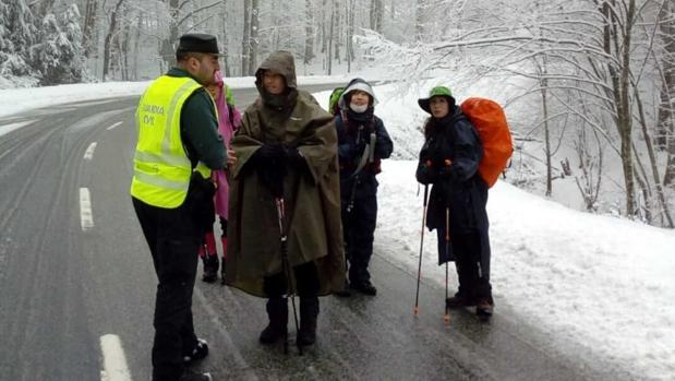 La nieve obliga a desviar a los peregrinos del Camino de Santiago en su entrada por Navarra