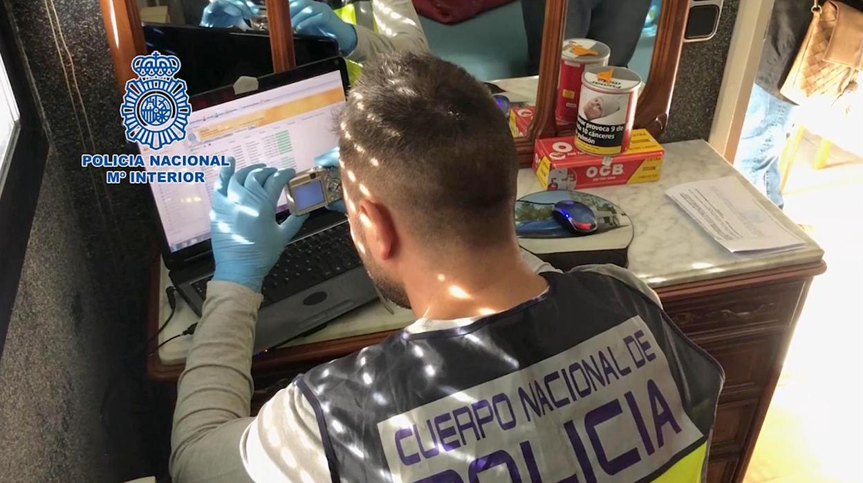 Agentes de la Policía Nacional detienen a un hombre en Valladolid con más de 40.600 archivos de carácter pedófilo de extrema dureza