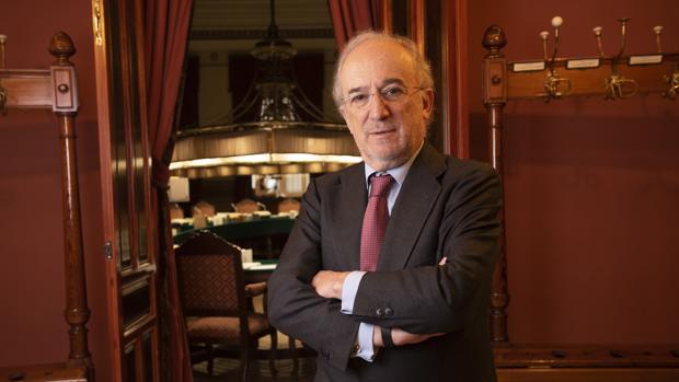 El presidente de la RAE propone un referéndum autonómico y otro estatal sobre Cataluña
