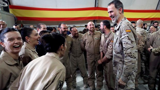 El Rey celebra su 51 cumpleaños en Irak con las tropas españolas que combaten a Daesh