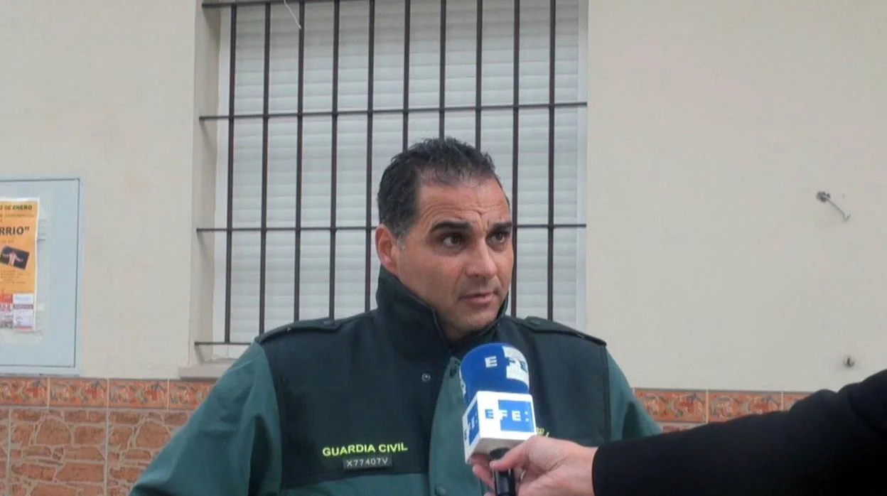 Luis Miguel Larbi, el agente que arrestó a los ladrones en un bar de Paterna (Cádiz)