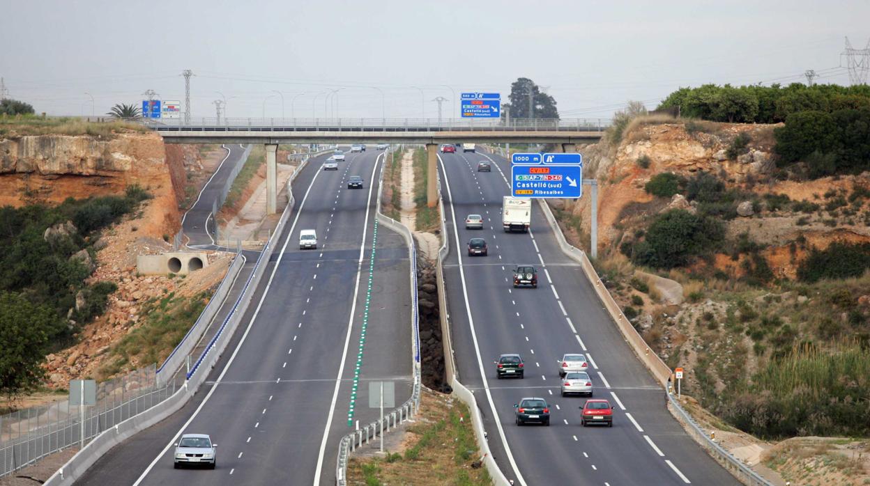 Imagen de archivo de una carretera de Castellón
