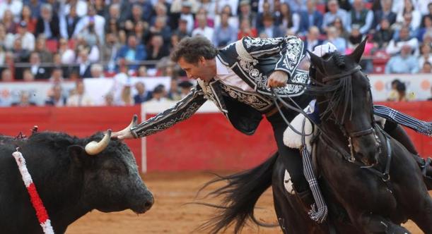 Hermoso de Mendoza, Manzanares y Cayetano, en la corrida de Primavera de Brihuega