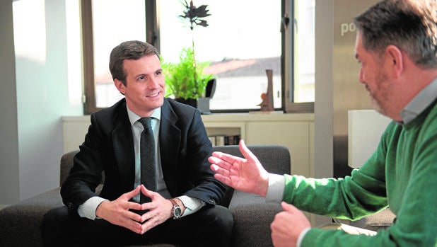 Pablo Casado: «Hay que poner en pie a esa España que quieren arrodillar los separatistas»