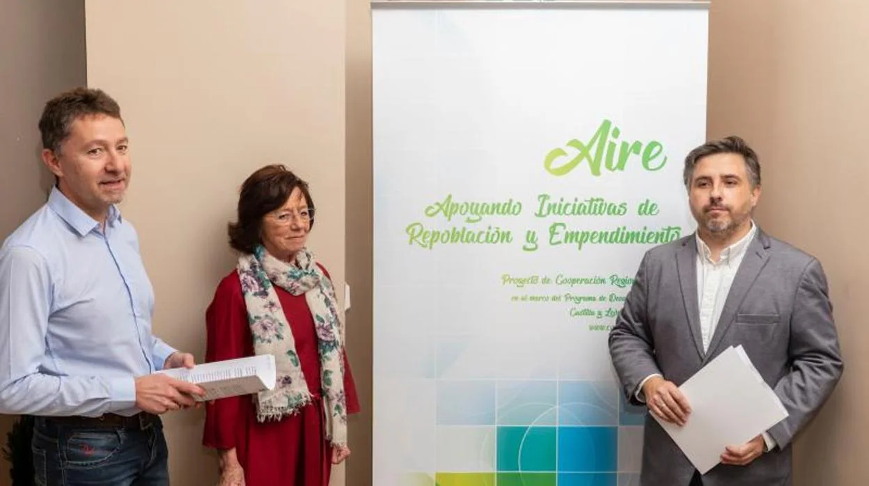 Manuel Acero, Petra García y Víctor Jolín, durante la presentación del Proyecto Aire