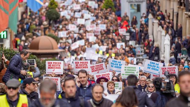 Manifestación «histórica» en Teruel: miles de personas, hartas de una Sanidad en precario