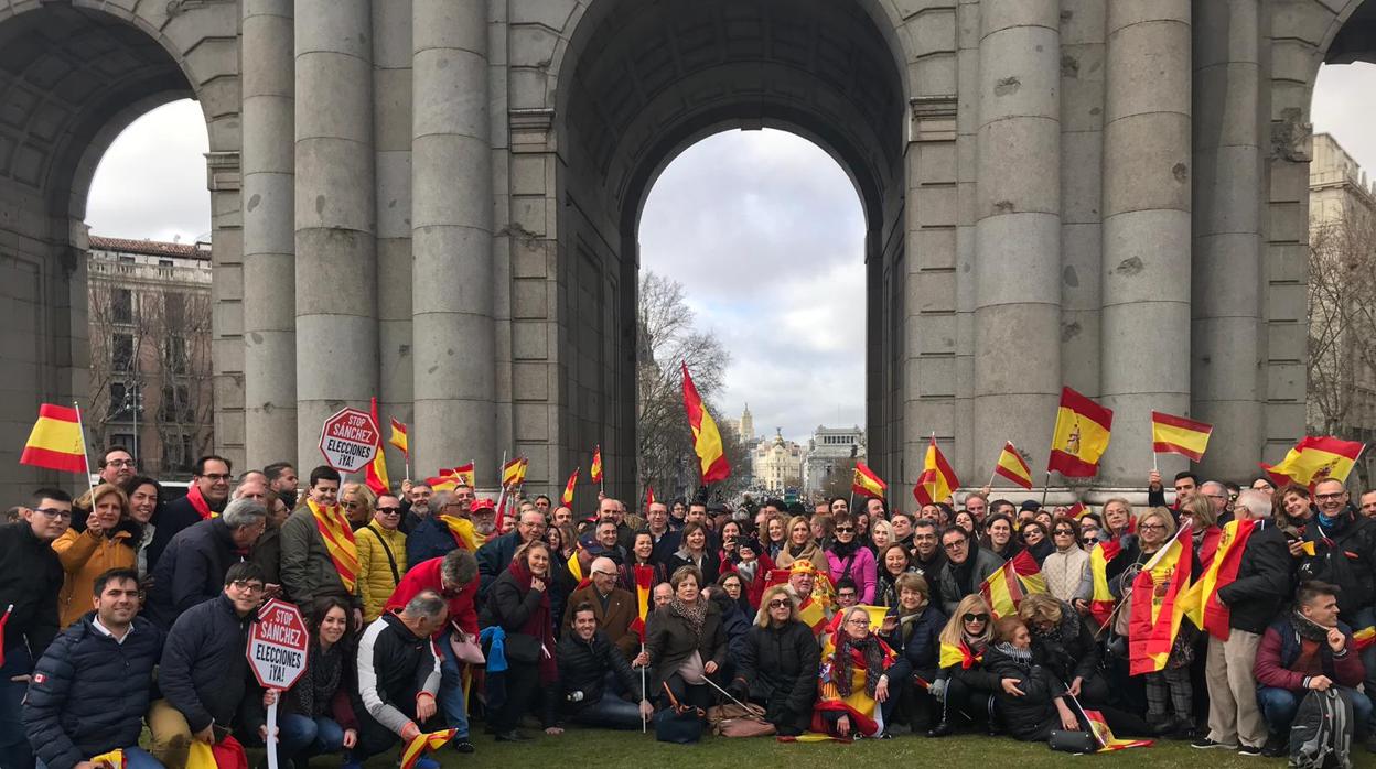 Varios de los representantes valencianos que han acudido a la manifestación de este domingo en Madrid