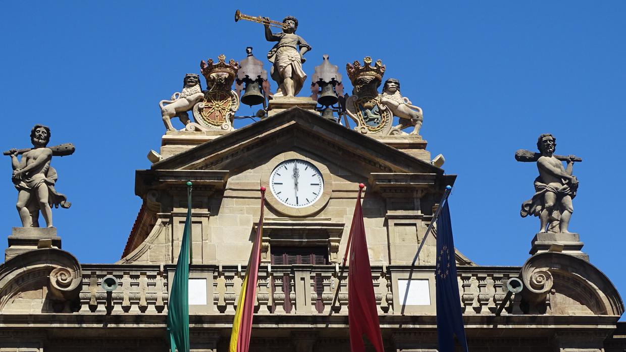 La fachada del Ayuntamiento de Pamplona