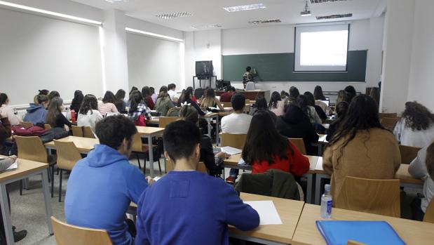 Reprende a su profesor por adoctrinar sobre Cataluña y abandona la clase