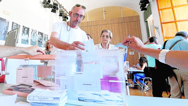 Procesión electoral con inicio de campaña en plena Semana Santa