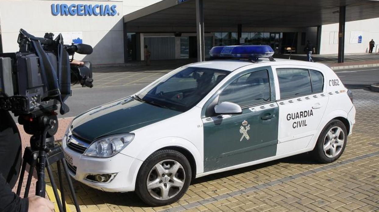 Un coche patrulla de la Guardia Civil en Torrevieja