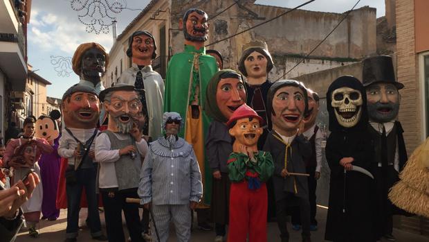 Los niños de Herencia pondrán nombre a los gigantes de su carnaval