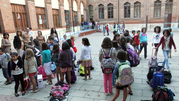 UGT vuelve a reclamar un calendario escolar con vacaciones en octubre