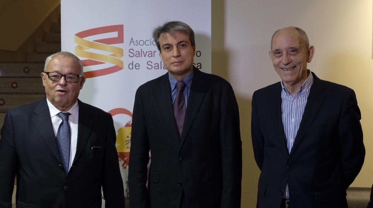 Gonzalo Santonja, Policarpo Sánchez y Antonio Piedra, ayer en Salamanca