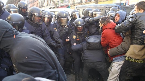 Ejecutado el desahucio de cuatro familias en Argumosa con seis detenidos