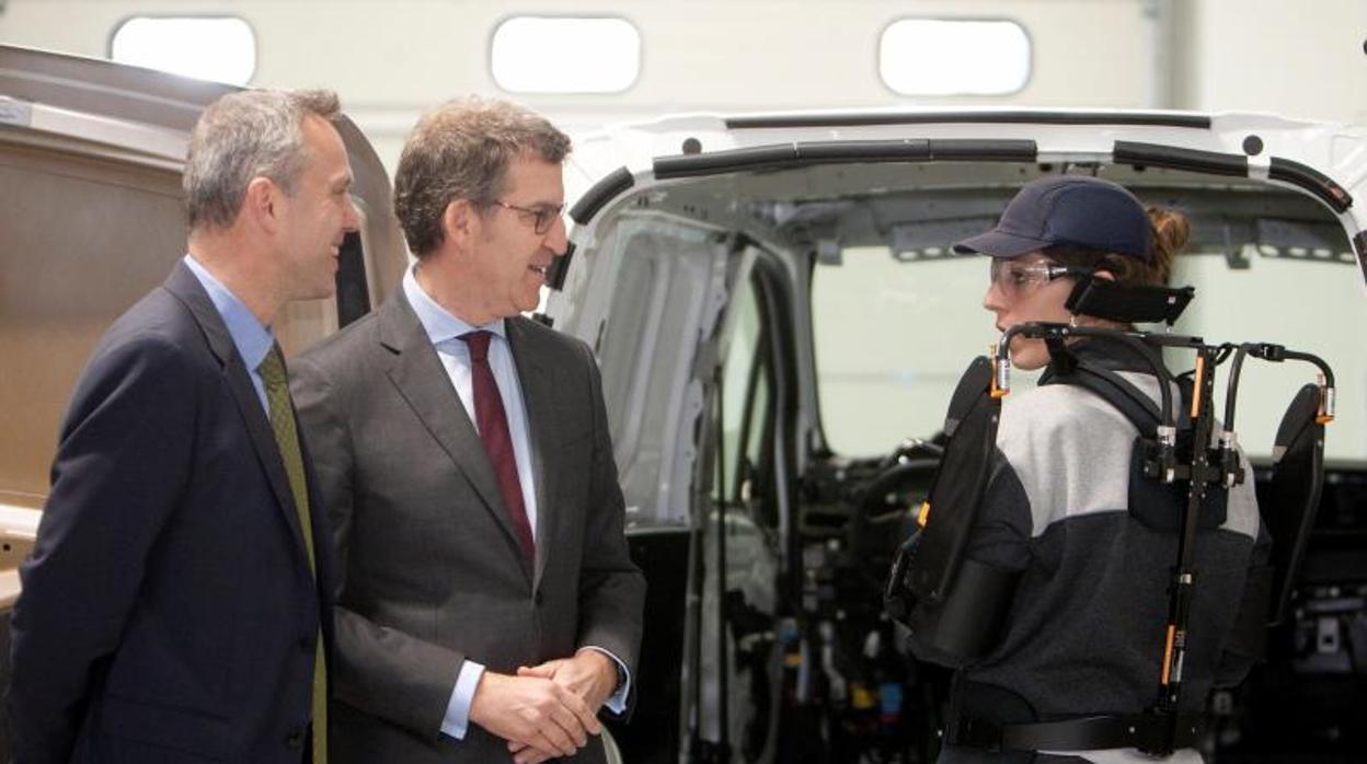 Ignacio Bueno y Feijóo en la visita a los laboratorios del CTAG en O Porriño