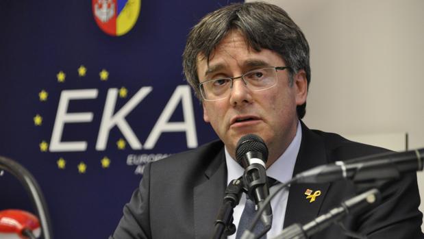 Puigdemont invita a Arrimadas a hablar con él en Waterloo