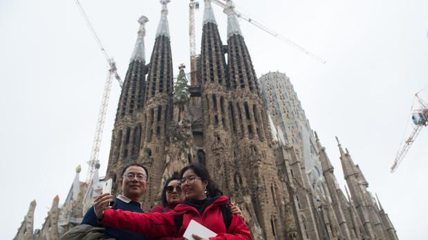 El Ayuntamiento de Barcelona legaliza, 130 años después, las obras de la Sagrada Familia