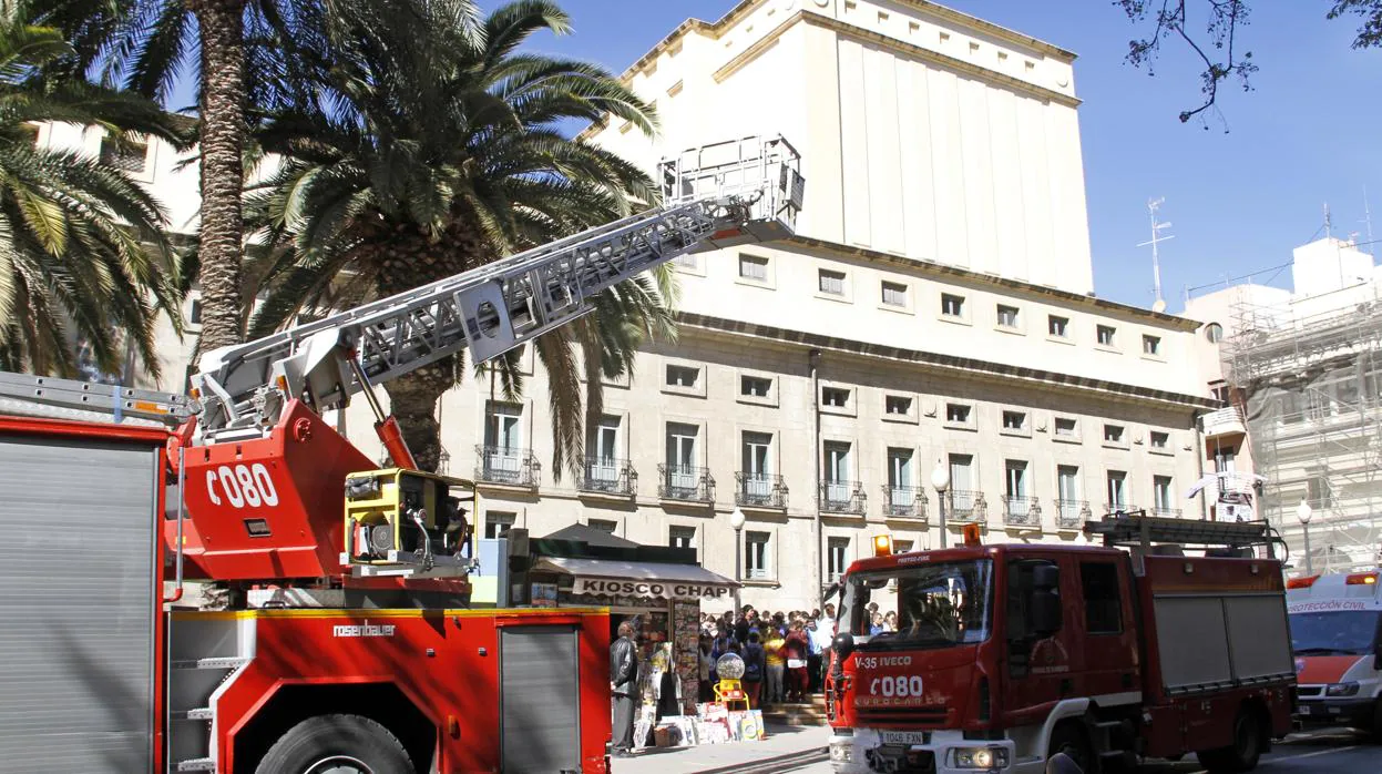 Simulacro de emergencias y evacuación en el Teatro Principal de Alicante