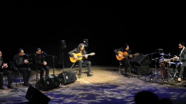 El flamenco de jazmín de Tomatito brilló en el Palacio de Congresos «El Greco»