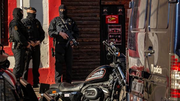 Detienen a 17 miembros del club motero Ángeles del Infierno por tráfico de drogas