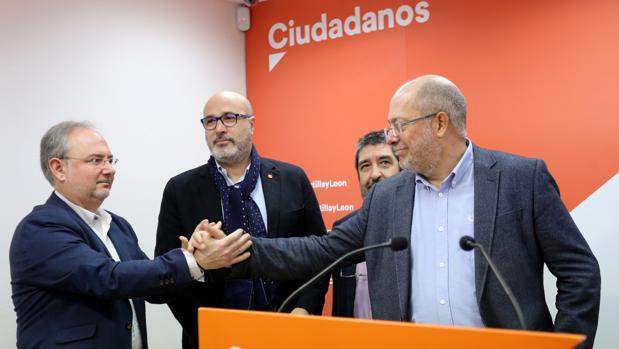 Primeras bajas en Cs ante el fichaje de Clemente: su diputado en Zamora lo deja