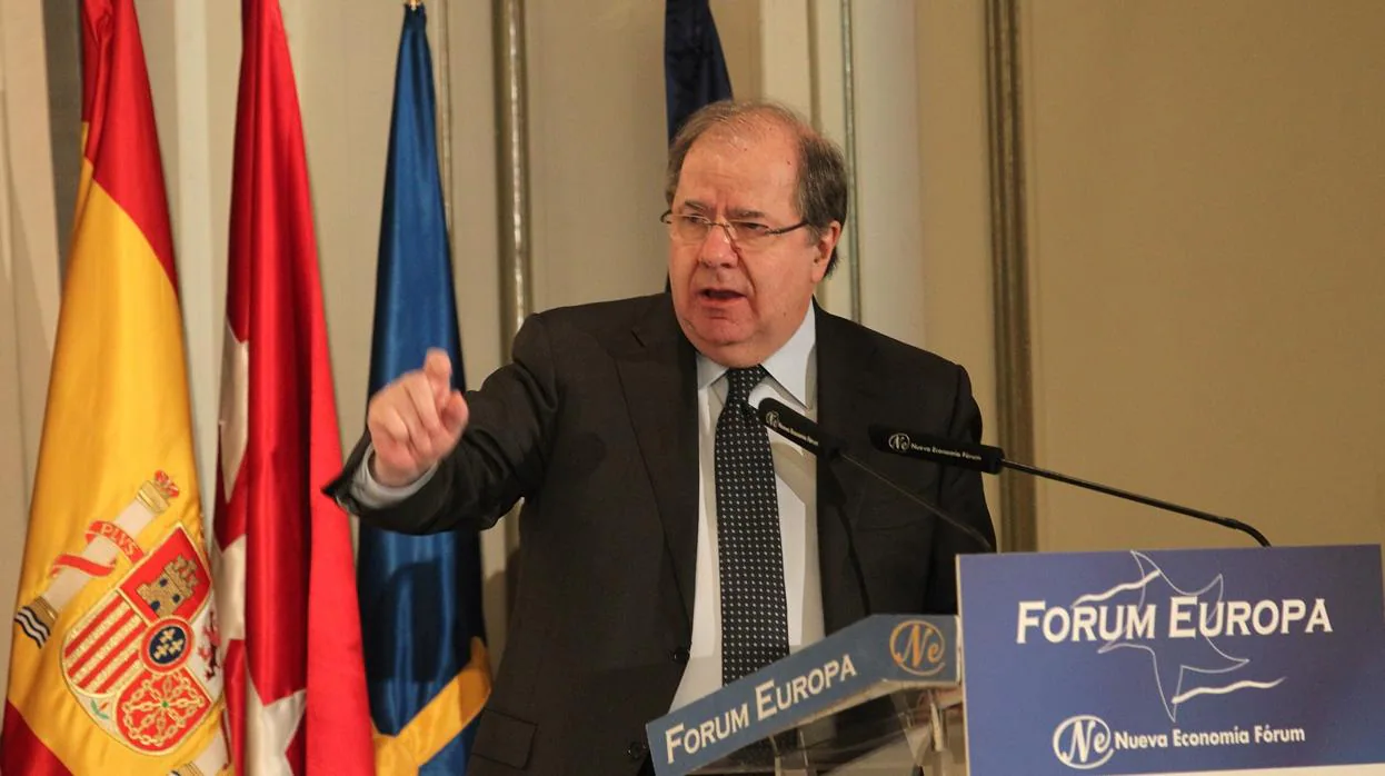 El presidente de la Junta, Juan Vicente Herrera, interviene el desayuno informativo del Forum Europa bajo el título «Corredor Atlántico : la hora del Noroeste de España»
