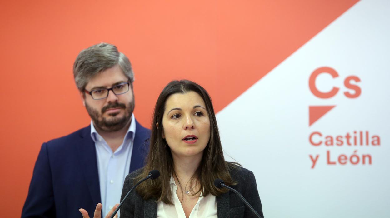 El secretario de Organización de Ciudadanos, Fran Hervías, presenta a Soraya Mayo como candidata de Ciudadanos al Congreso de los Diputados por Valladolid