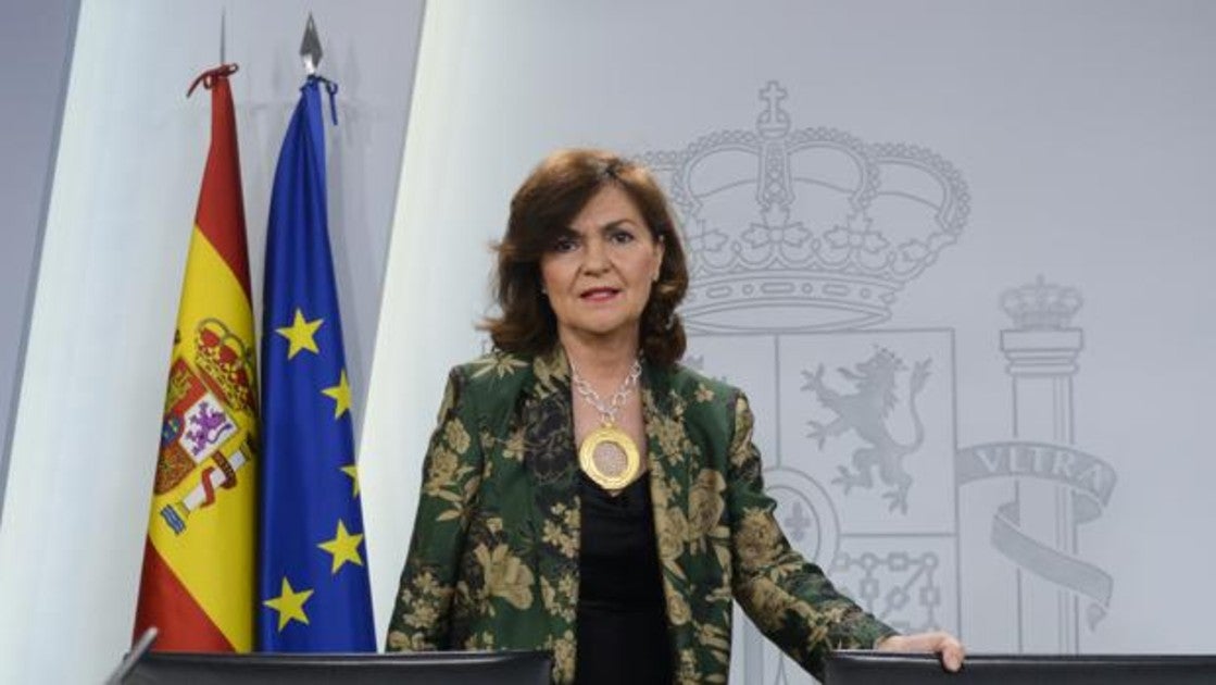 La vicepresidenta del Gobierno, Carmen Calvo, ayer en el Consejo de Ministros