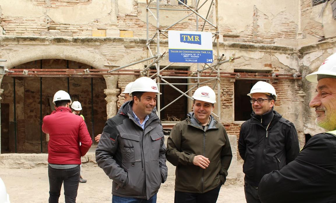 El alcalde, Anastasio Arevalillo, durante una visita a las obras