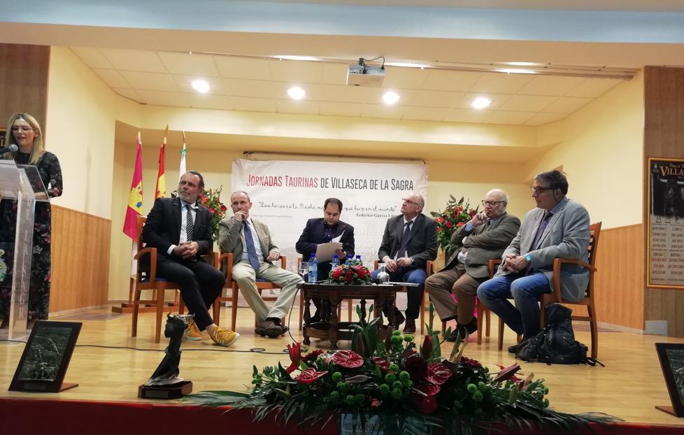 La tertulia en Villaseca de la Sagra contó con Christophe Andine (Vic-Fezensac), Bernard Raviglione (Céret), Sergio Villetorte (Parentis in Born), Michelle Boulsseren (Boujan sur Libron) y Jean Delbosc (Carcassone). La moderó Sixto Naranjo, periodista taurino de COPE y Telemadrid