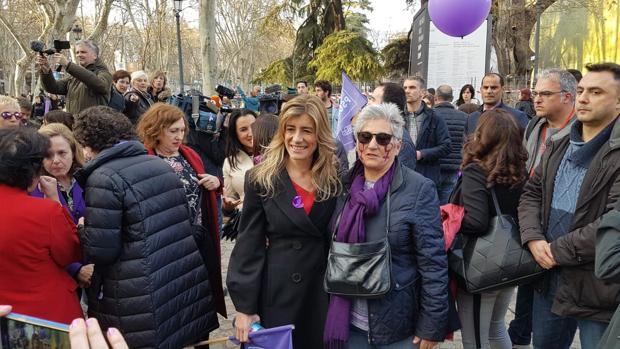 Begoña Gómez acude a la manifestación de Madrid junto a las ministras clamando contra la oposición