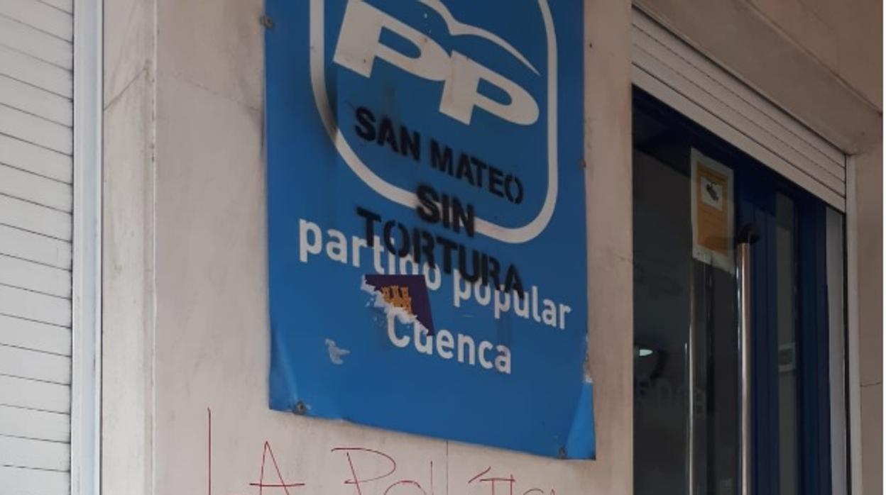 El PP está valorando si presenta una denuncia por las pintadas aparecidas en su sede