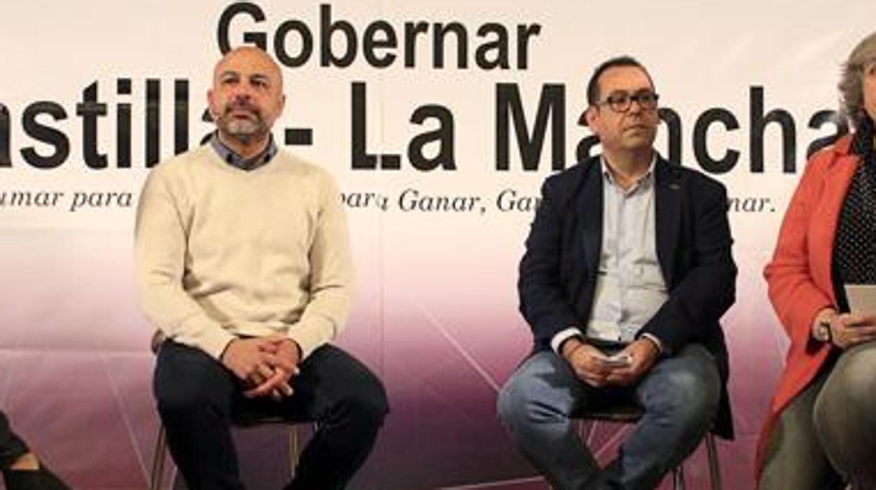 Podemos, IU y Equo sellan su acuerdo con Molina de candidato en Castilla-La Mancha