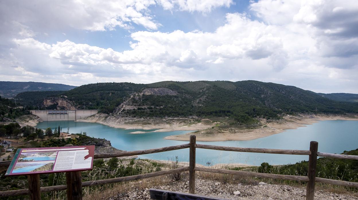 Embalse de Entrepeñas en el río Tajo, en junio de 2017