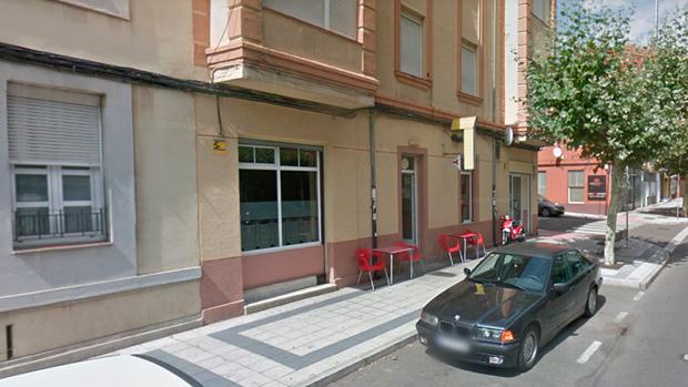 Un presunto atracador de un bar de León resulta herido de bala cuando iba a ser detenido