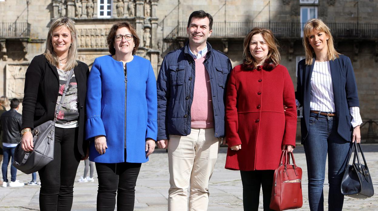 Gonzalo Caballero junto a las candidatas del PSOE al Congreso por las cuatro provincias